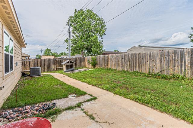 Building Photo - 323 Cedar Crk Dr