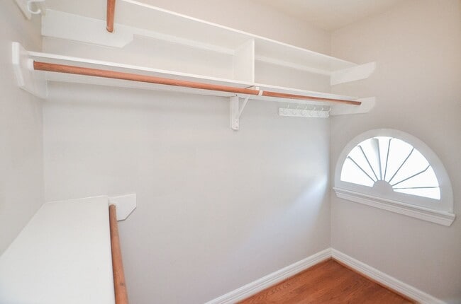 Building Photo - 1148 W 25th St