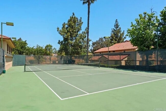 Building Photo - Conveniently Located - Available Immediately!