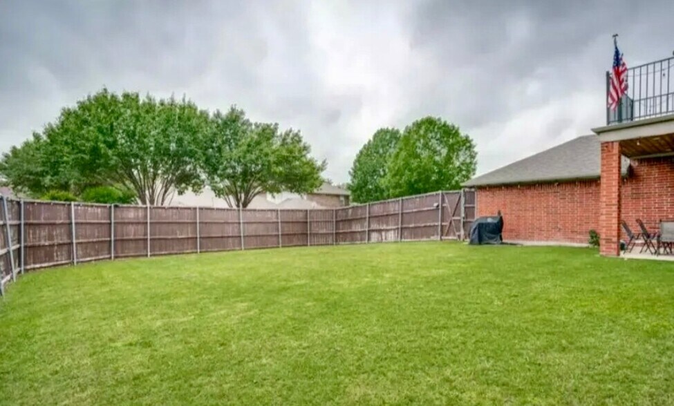 Building Photo - 610 Butternut Dr