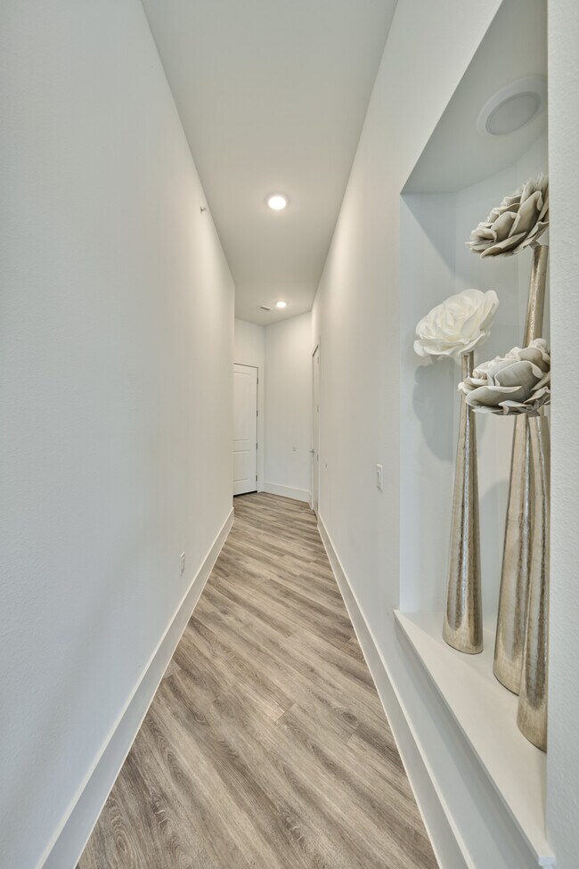 Building Photo - 199 Waterpoint Ct