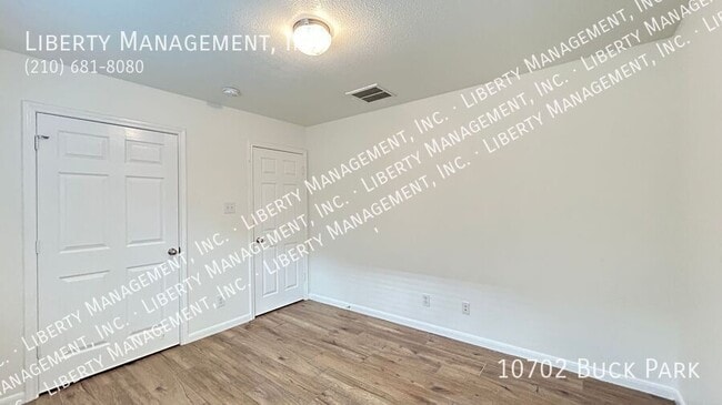 Building Photo - 10702 Buck Park