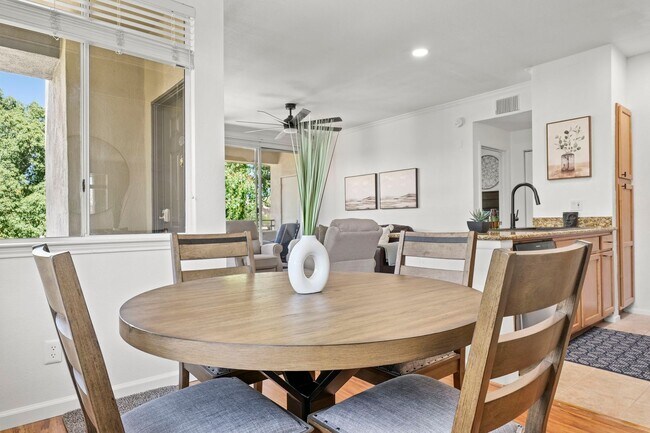 Building Photo - Remodeled one bed one bath Kierland Condo