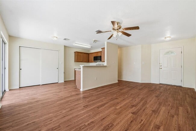 Building Photo - 1910 Steeds Crossing