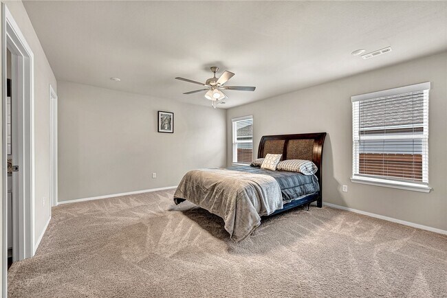 Building Photo - 103 W Gillian Ave