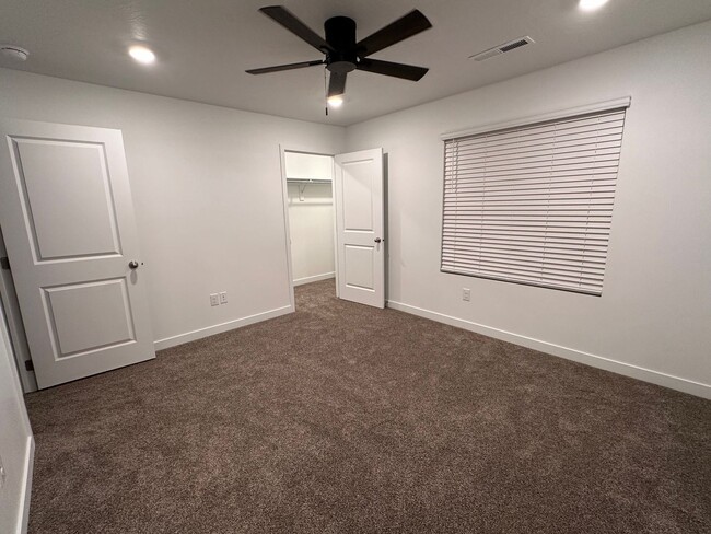 Building Photo - $300 OFF FIRST MONTHS RENT. Dog Friendly! ...