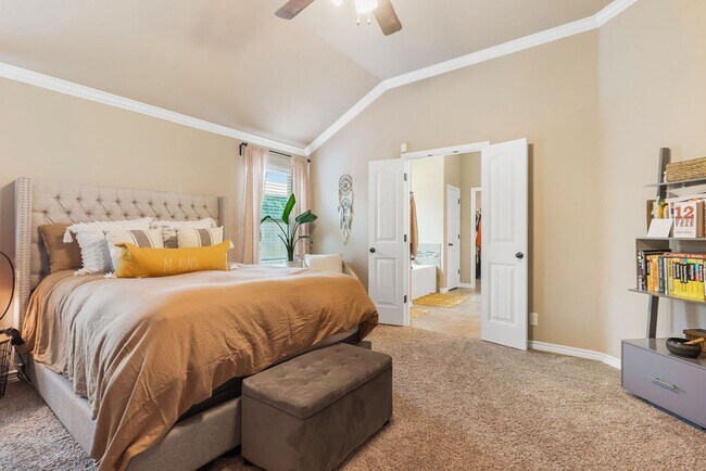 Building Photo - Half Off First Months Rent!!!