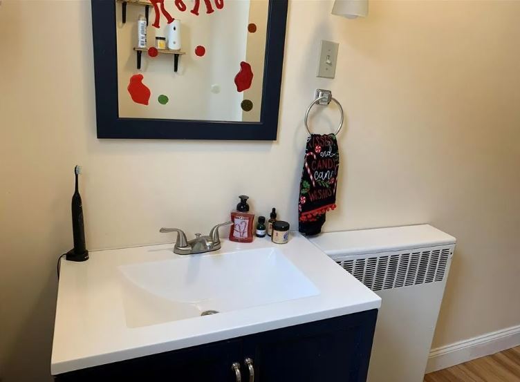 Building Photo - 242 S Walnut St