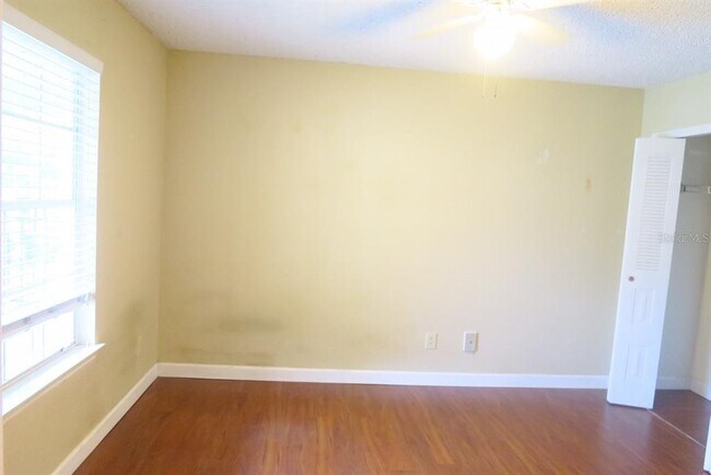 Building Photo - 2550 N Alafaya Trail