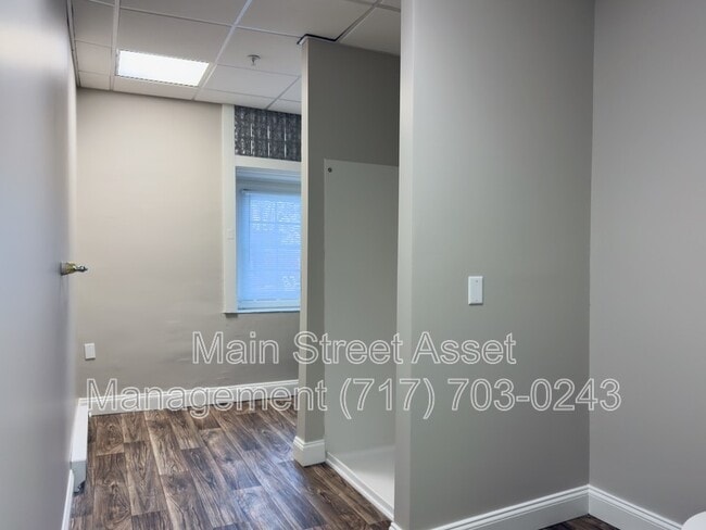 Building Photo - 100 S Front St