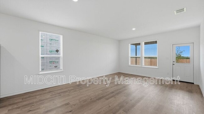 Building Photo - 966 Bluegrass Pt