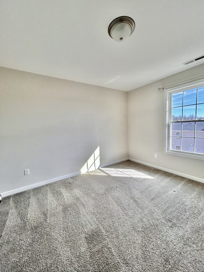 Building Photo - 5 Jackmia Way