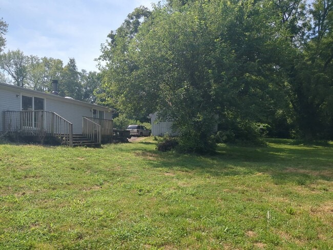 Building Photo - 2714 S Westport Rd