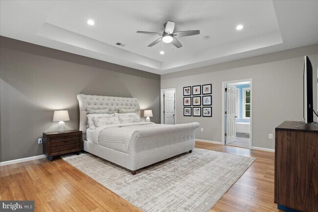 Building Photo - 9472 Lapstrake Ln