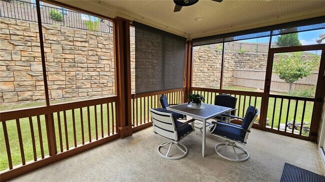 Building Photo - 4750 Sanderling St