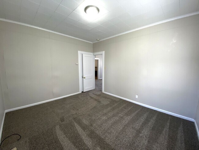 Building Photo - Kenwick Bungalow            20260620