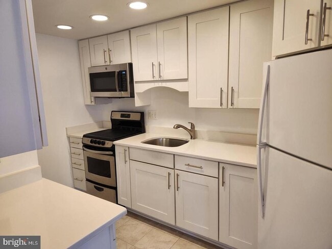 Building Photo - 2725 Connecticut Ave NW