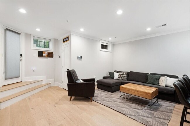 Building Photo - 2150 Florida Ave NW