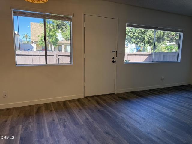 Building Photo - 832 E Garfield Ave