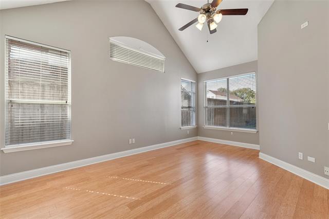 Building Photo - 2026 Camelot Dr