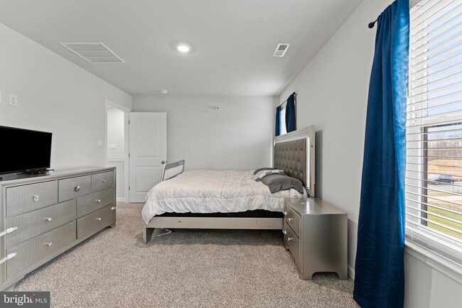 Building Photo - 140 Wood Walk Ave