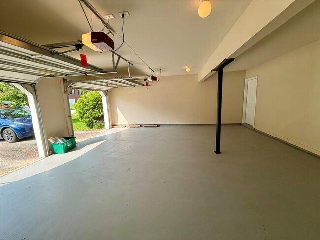 Building Photo - 5530 Huntington Mist Dr