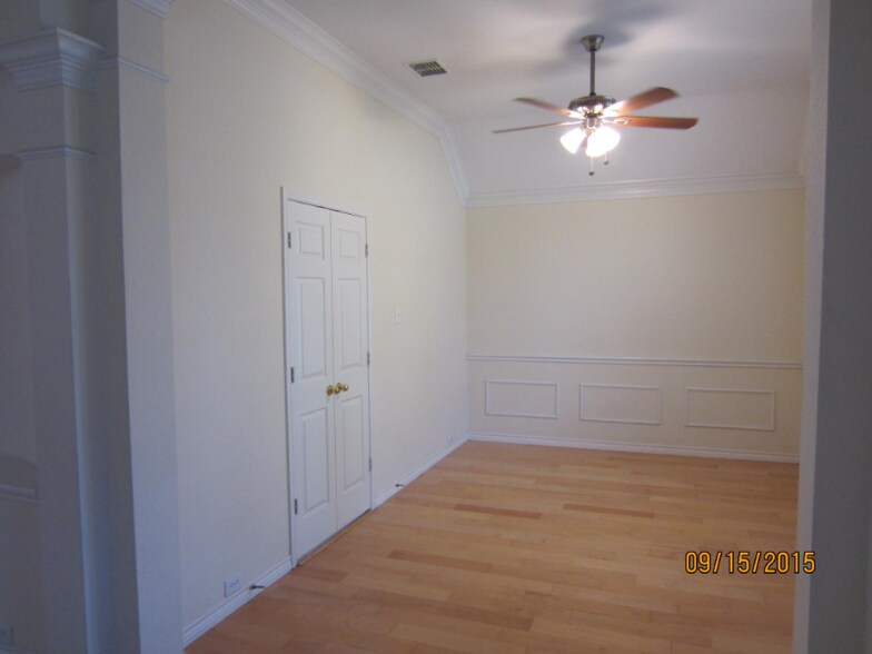 Building Photo - 7016 Randall Way