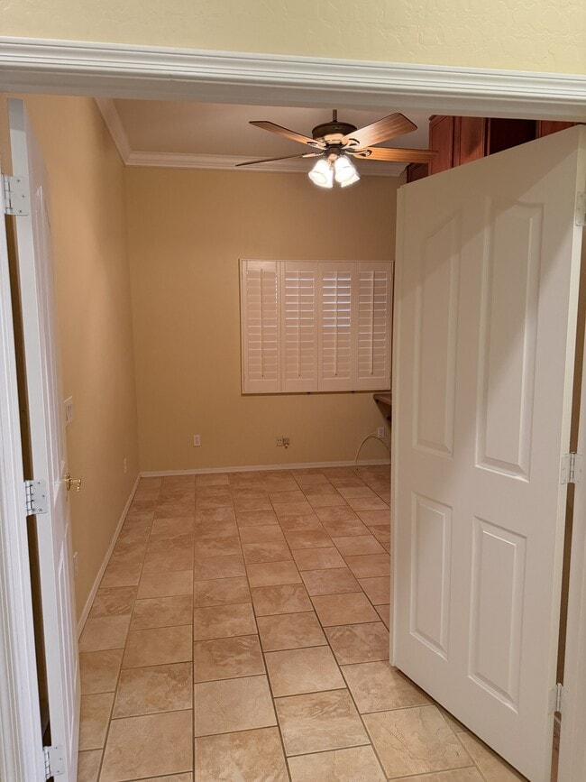 Building Photo - 7223 W Dreyfus Dr