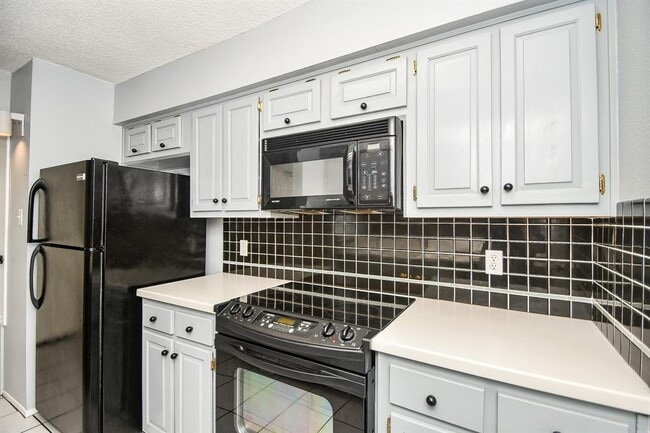 Building Photo - 3200 S Gessner Rd