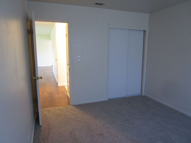 Building Photo - 124 San Carlos Ct