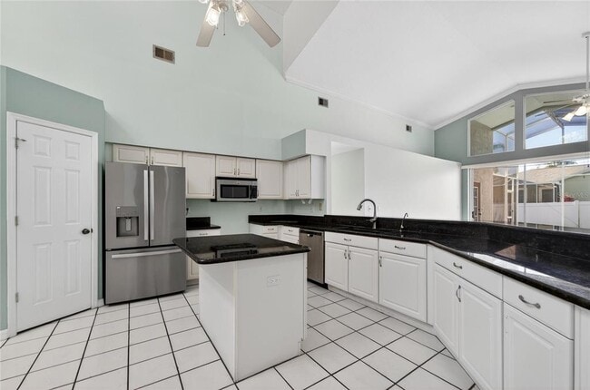 Building Photo - 4517 Oak River Cir