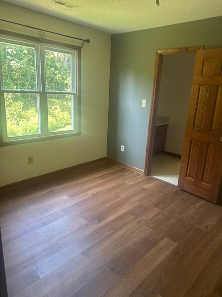 Building Photo - 2839 Sterling Park Dr