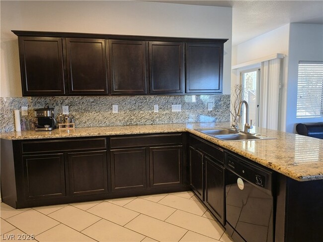 Building Photo - 2880 Sparkling Sea St