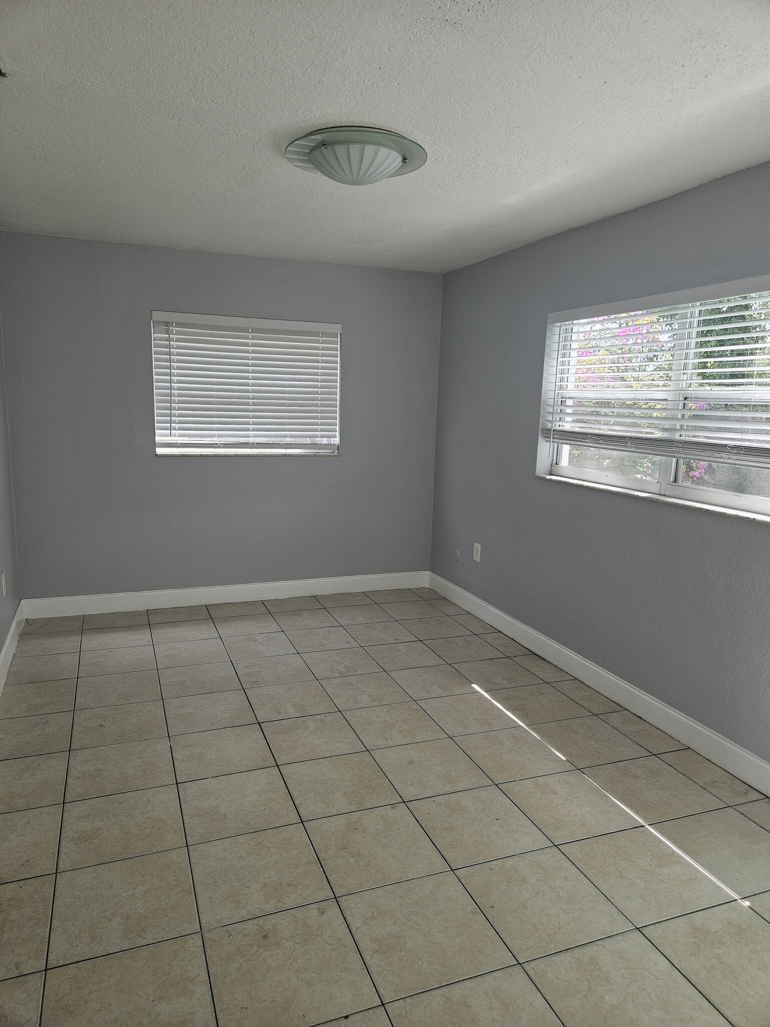 Master Bedroom - 309 Avanda Ct