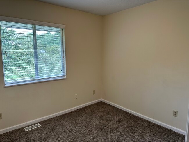 Building Photo - Townhome in Ballwin!!