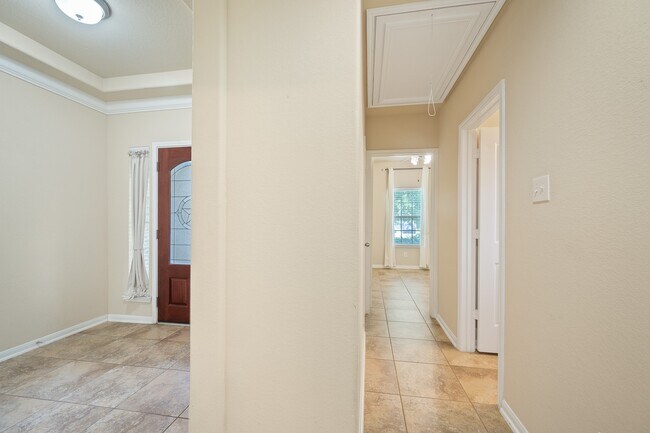Building Photo - 207 Lockridge Hill Ln