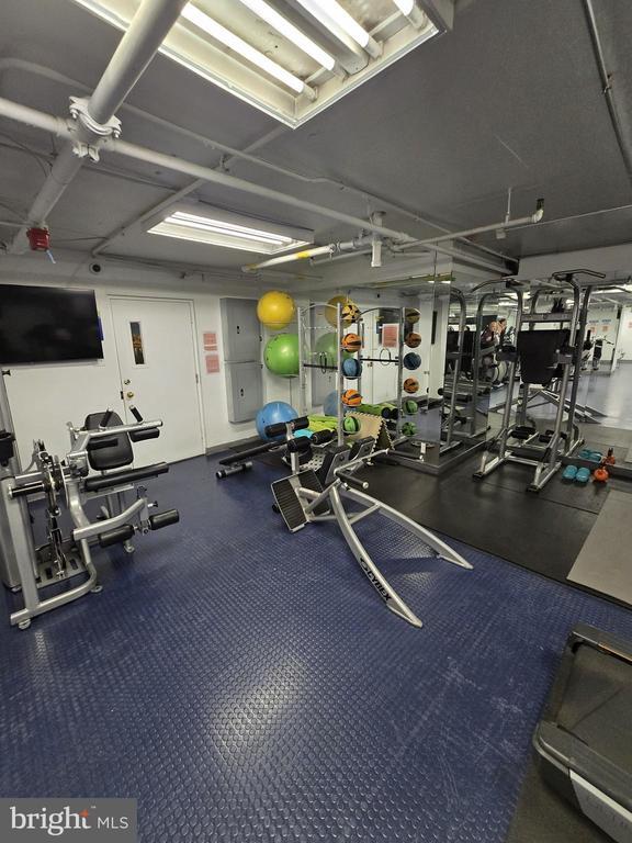 Building Photo - 2101 Chestnut St