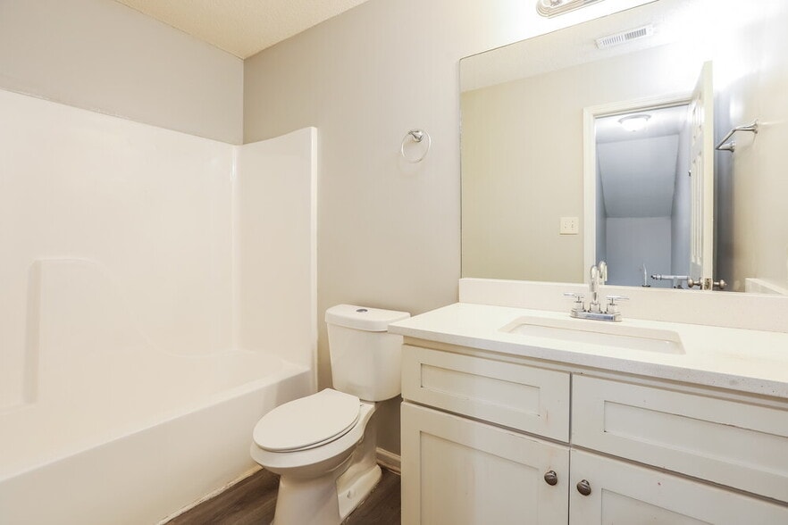 Building Photo - 1376 Camrose Ct