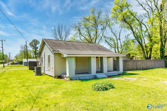 Primary Photo - 1226 Rison Ave NE