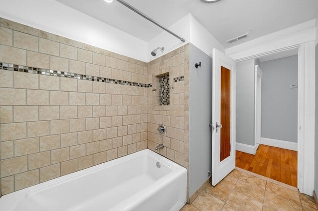 Building Photo - 127 Henry Ave