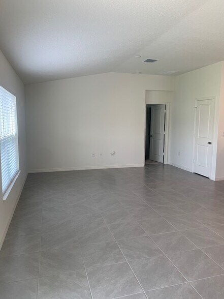 Building Photo - 3452 Barringer Dr SE