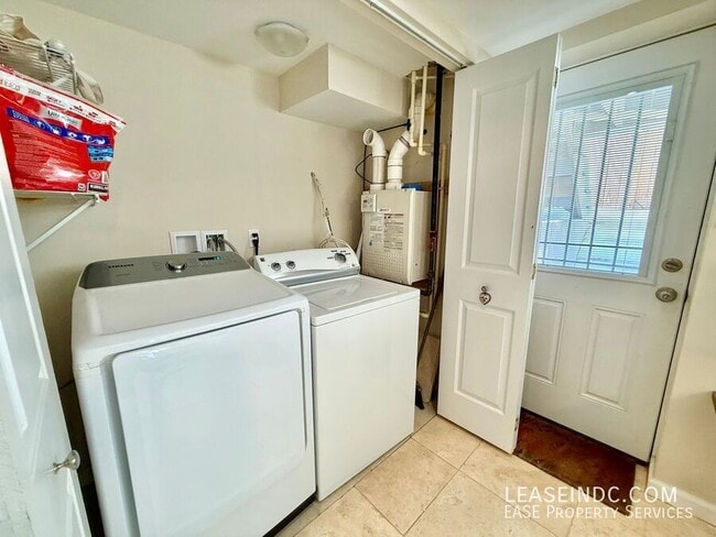 Building Photo - 159 V St NE