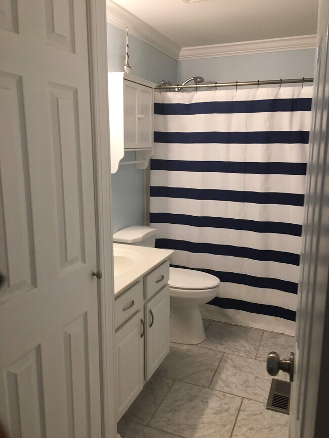 upstairs bath - 2527 Vivaldi Ln
