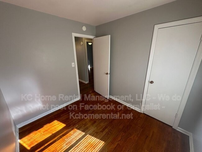 Building Photo - 5216 NE 44th St