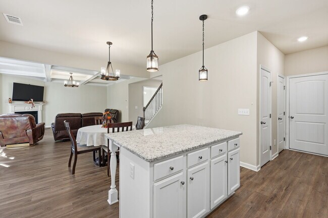 Building Photo - 3247 Hawthorne Path