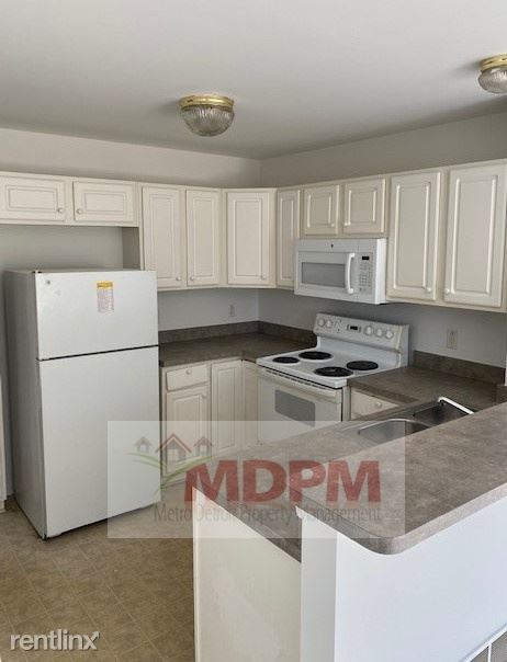 Building Photo - 2 br, 1.5 bath Condo - 8847 Hardwood Dr