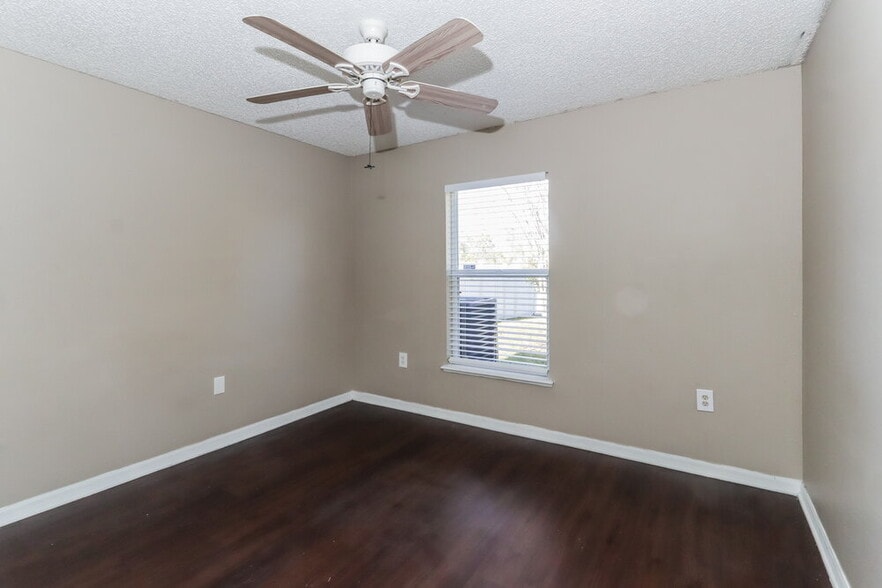 Building Photo - 31735 Loch Aline Dr