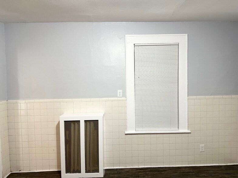 Building Photo - 285 Bronx Ave