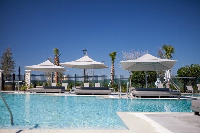 Building Photo - 13833 Behring Ave