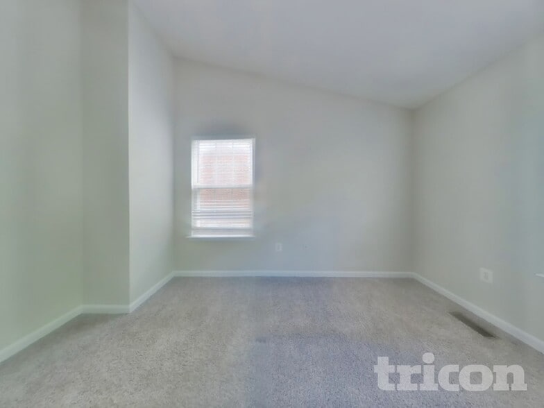 Building Photo - 10930 W Point Pl